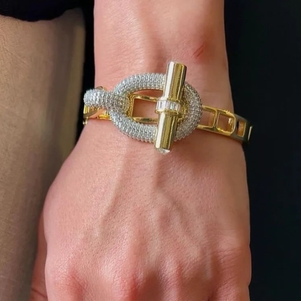 Elegant Gold and Silver Women's Bracelet